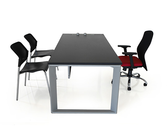 Diag executive desk